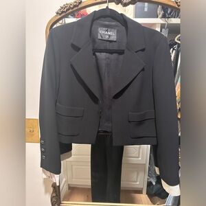 Chanel blazer size 0-2-4 vintage excellent condition black